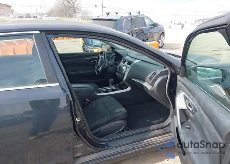 2015 Nissan Altima 2.5 S z USA, uszkodzony, nr VIN 1N4AL3AP3FC472893